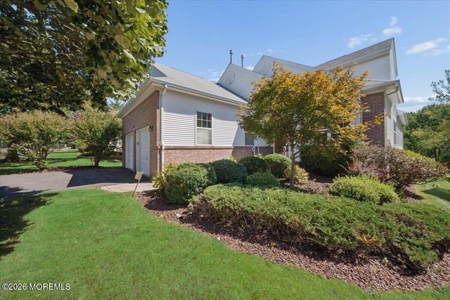 4 Gainsborough Court, Manalapan, NJ 07726