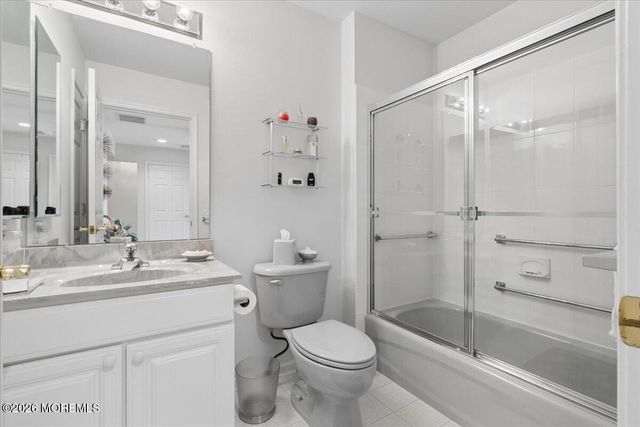 4 Gainsborough Court, Manalapan, NJ 07726