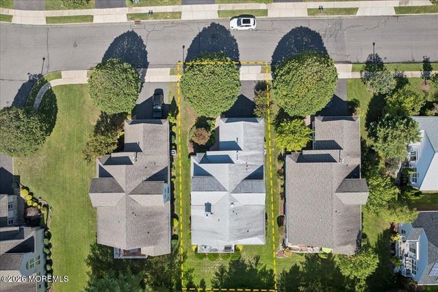 4 Gainsborough Court, Manalapan, NJ 07726