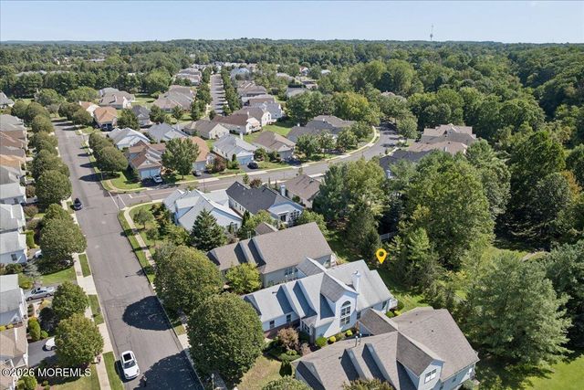 4 Gainsborough Court, Manalapan, NJ 07726