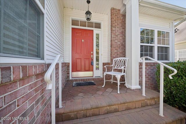 4 Gainsborough Court, Manalapan, NJ 07726