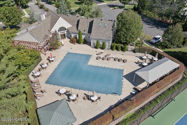 4 Gainsborough Court, Manalapan, NJ 07726