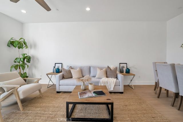 10832 W Riverton Court, North Hollywood, CA 91602