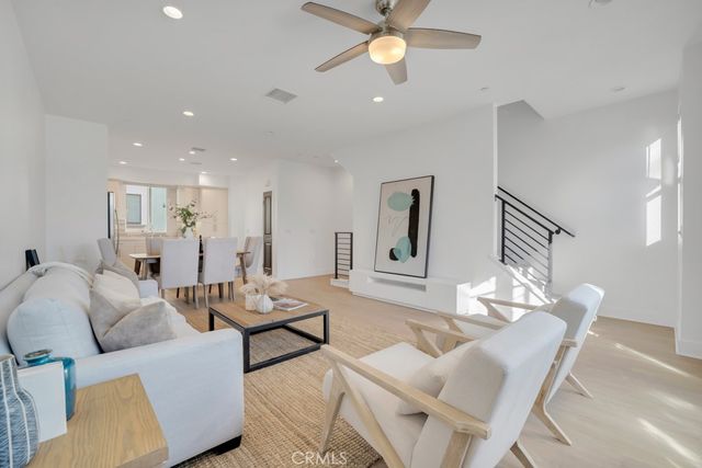 10832 W Riverton Court, North Hollywood, CA 91602