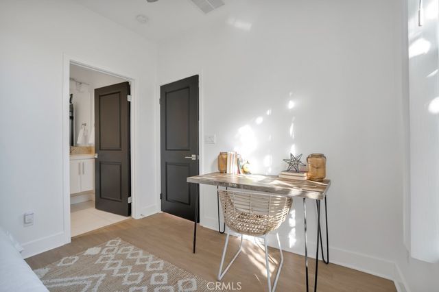 10832 W Riverton Court, North Hollywood, CA 91602