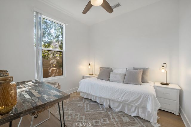 10832 W Riverton Court, North Hollywood, CA 91602