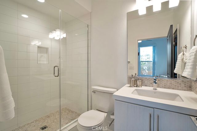 10832 W Riverton Court, North Hollywood, CA 91602