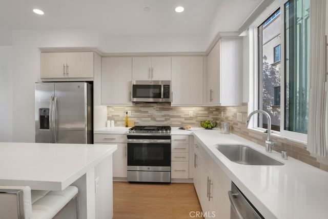 10832 W Riverton Court, North Hollywood, CA 91602