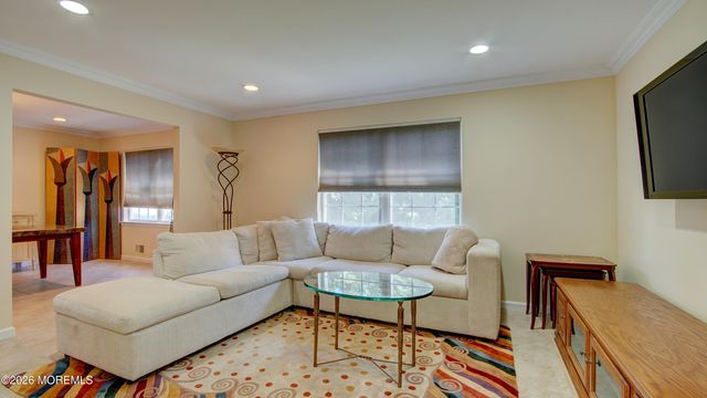 37 Hummingbird Court, Marlboro, NJ 07746