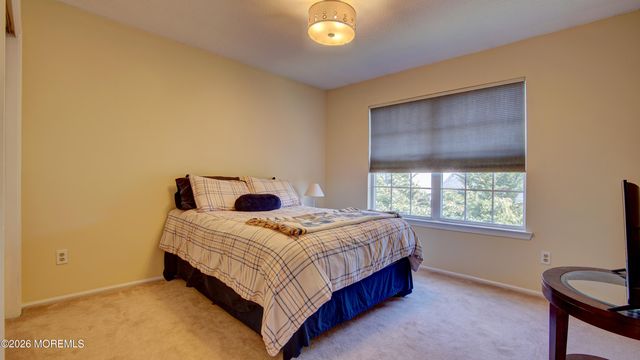 37 Hummingbird Court, Marlboro, NJ 07746
