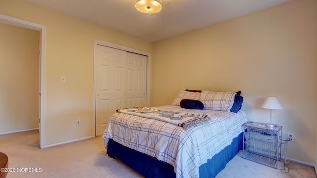 37 Hummingbird Court, Marlboro, NJ 07746
