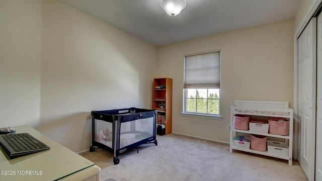37 Hummingbird Court, Marlboro, NJ 07746