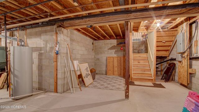 37 Hummingbird Court, Marlboro, NJ 07746