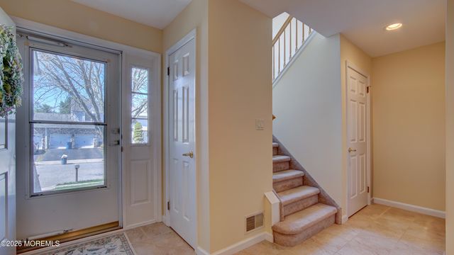 37 Hummingbird Court, Marlboro, NJ 07746