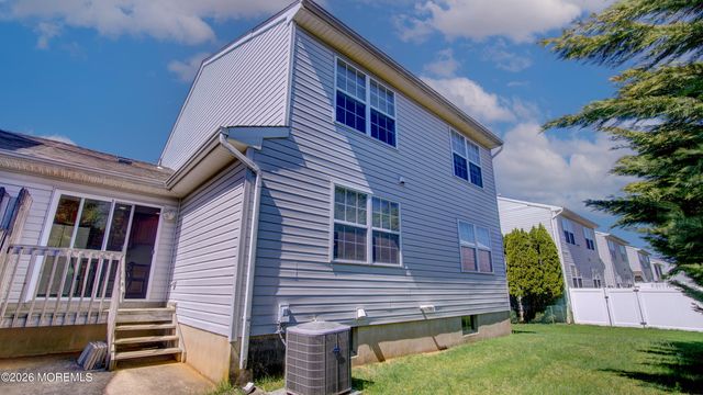 37 Hummingbird Court, Marlboro, NJ 07746