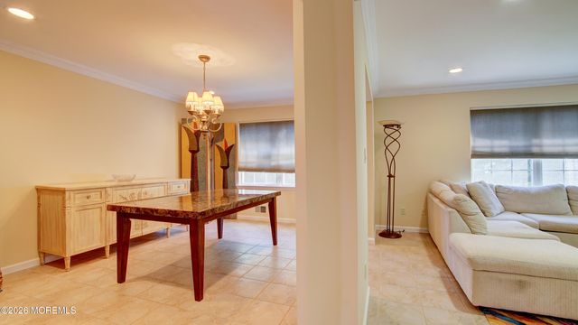 37 Hummingbird Court, Marlboro, NJ 07746