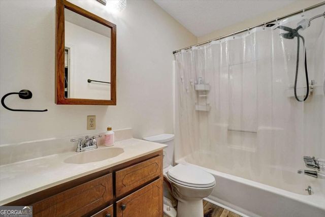 2681 Round Ridge Road, Loganville, GA 30052