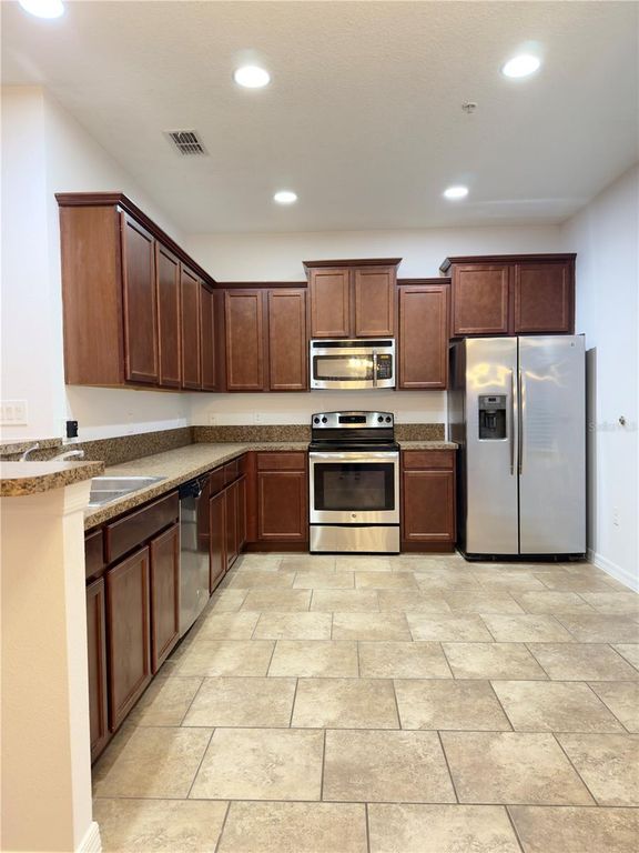 Image 4 of property listing at 6558 S GOLDENROD ROAD 78B, Orlando, FL 32822