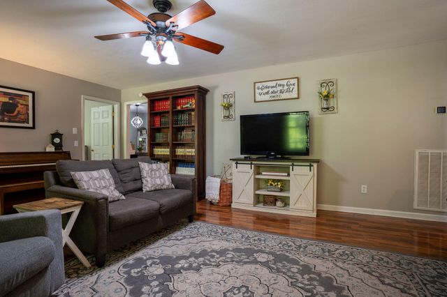 836 County Road 140, Valley Head, AL 35989