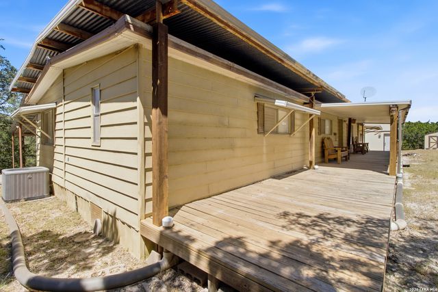 1501 SPRING RD, Pipe Creek, TX 78063