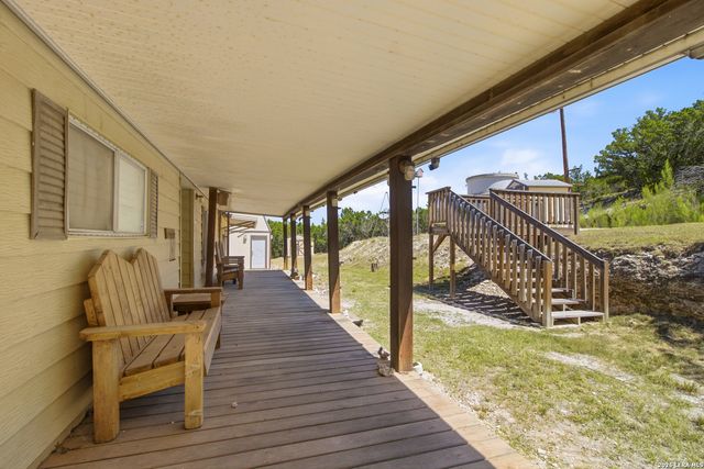 1501 SPRING RD, Pipe Creek, TX 78063
