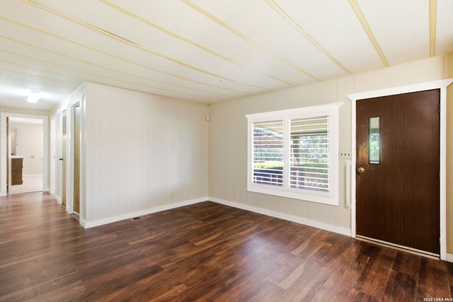 1501 SPRING RD, Pipe Creek, TX 78063