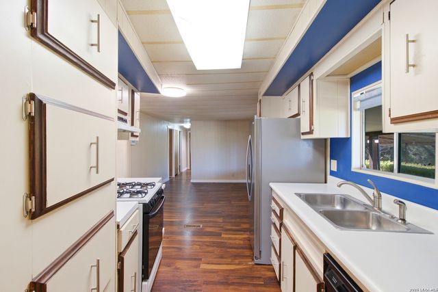 1501 SPRING RD, Pipe Creek, TX 78063