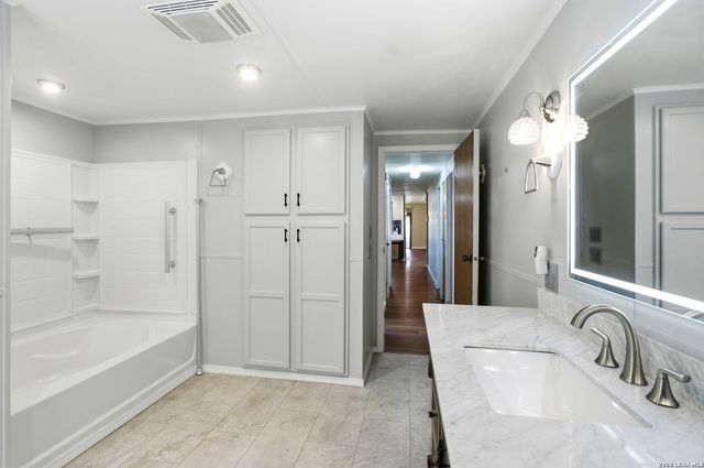 1501 SPRING RD, Pipe Creek, TX 78063