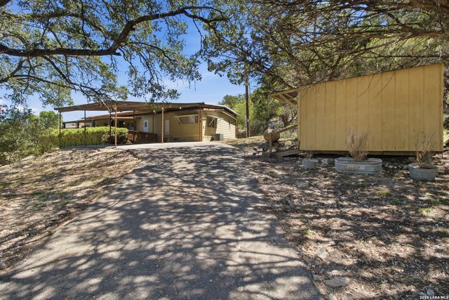 1501 SPRING RD, Pipe Creek, TX 78063