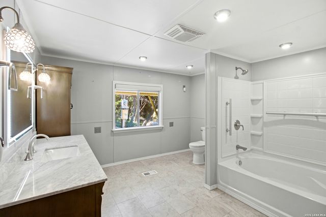 1501 SPRING RD, Pipe Creek, TX 78063