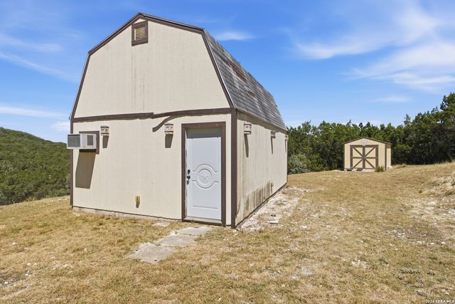 1501 SPRING RD, Pipe Creek, TX 78063