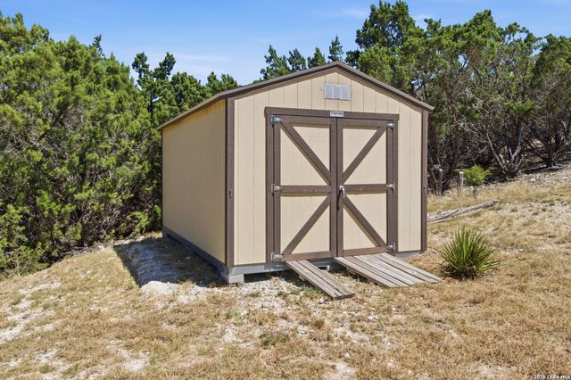 1501 SPRING RD, Pipe Creek, TX 78063