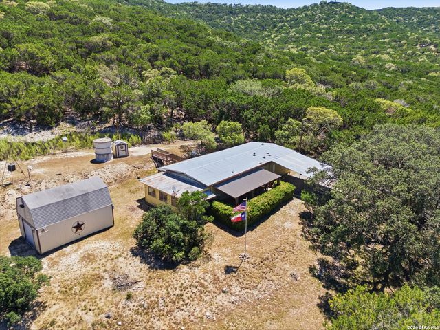 1501 SPRING RD, Pipe Creek, TX 78063