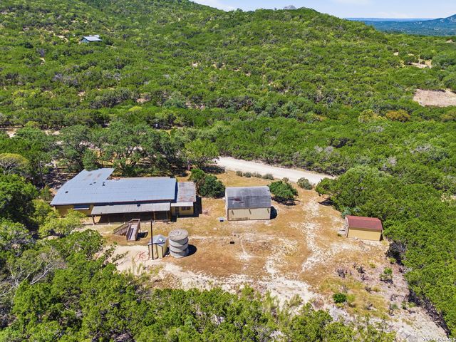 1501 SPRING RD, Pipe Creek, TX 78063