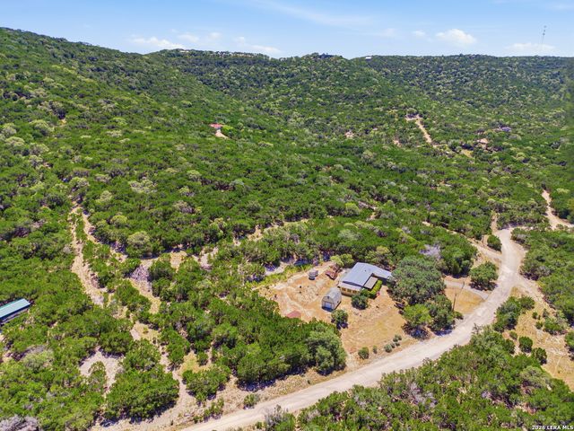 1501 SPRING RD, Pipe Creek, TX 78063