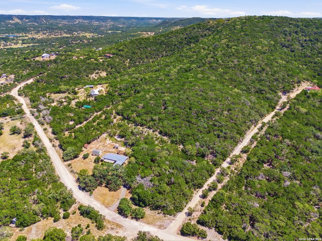 1501 SPRING RD, Pipe Creek, TX 78063