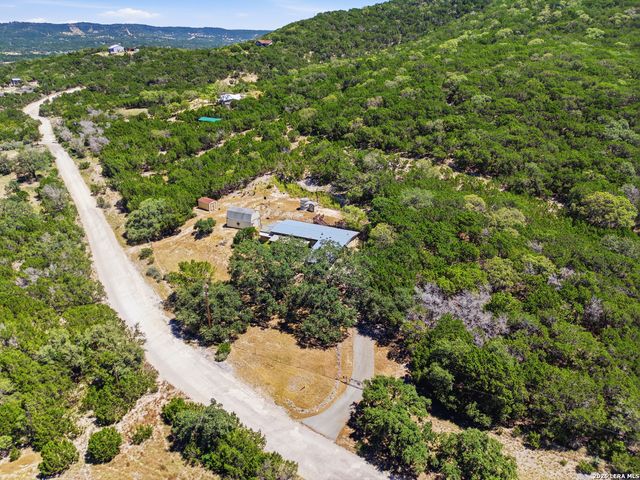 1501 SPRING RD, Pipe Creek, TX 78063