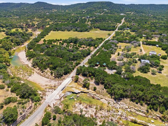 1501 SPRING RD, Pipe Creek, TX 78063