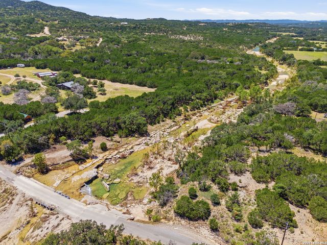 1501 SPRING RD, Pipe Creek, TX 78063