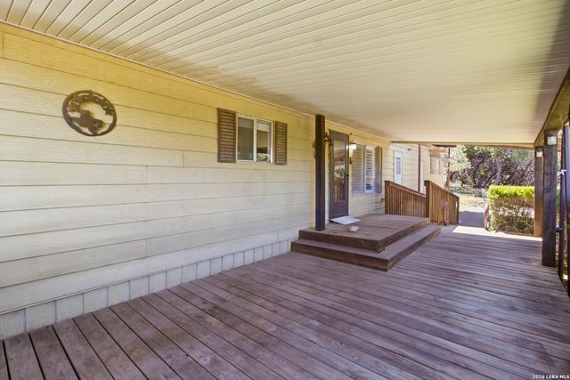 1501 SPRING RD, Pipe Creek, TX 78063
