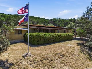 1501 SPRING RD, Pipe Creek, TX 78063