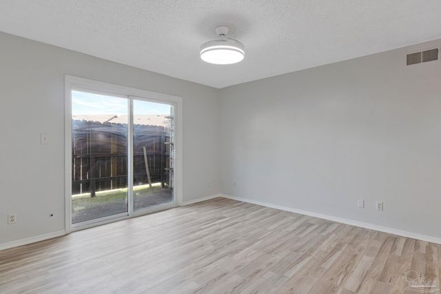 2303 W Michigan Ave B1, Pensacola, FL 32526