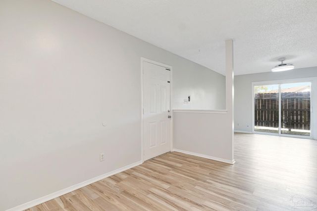 2303 W Michigan Ave B1, Pensacola, FL 32526