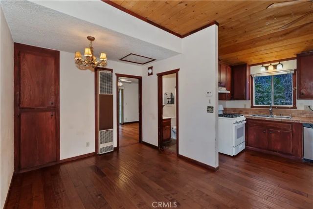 245 Vista, Sugarloaf, CA 92386