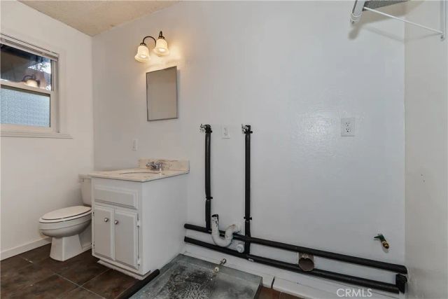 245 Vista, Sugarloaf, CA 92386