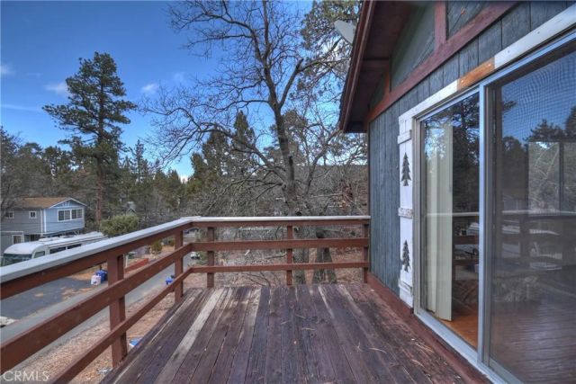 245 Vista, Sugarloaf, CA 92386