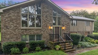 1302 Twin Springs Dr, Brentwood, TN 37027