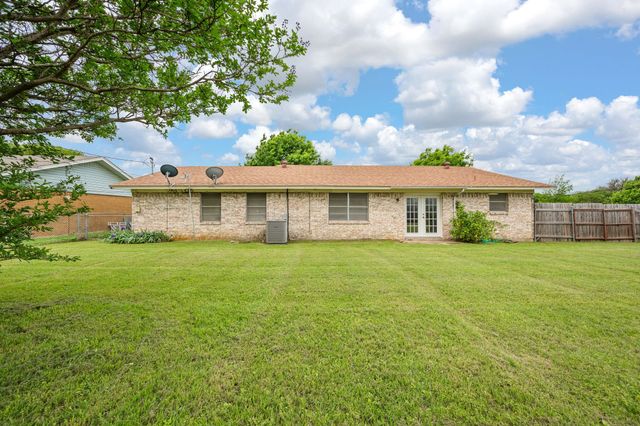 1912 Joslin Street, Cleburne, TX 76033