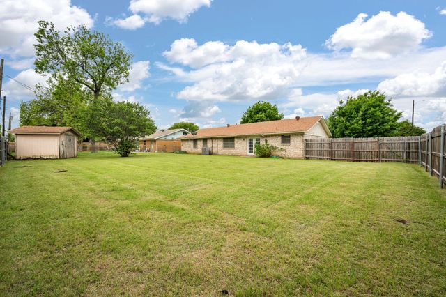 1912 Joslin Street, Cleburne, TX 76033