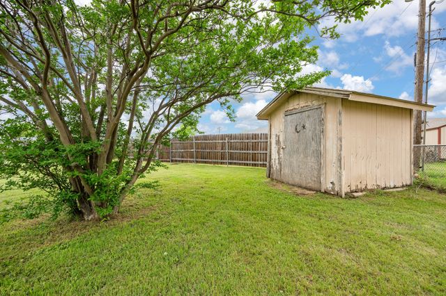 1912 Joslin Street, Cleburne, TX 76033